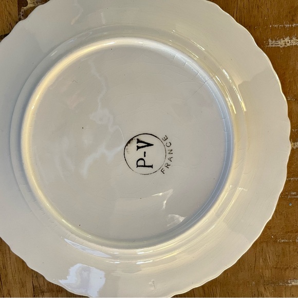 2 P-V Majolica bread plates Made in France - Picture 5 of 6